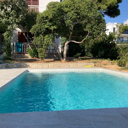 Barbat 28 Barbat na Rabu