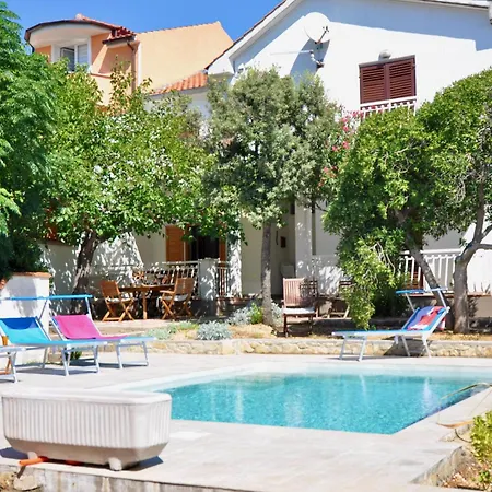 Barbat 28 Vikendica *